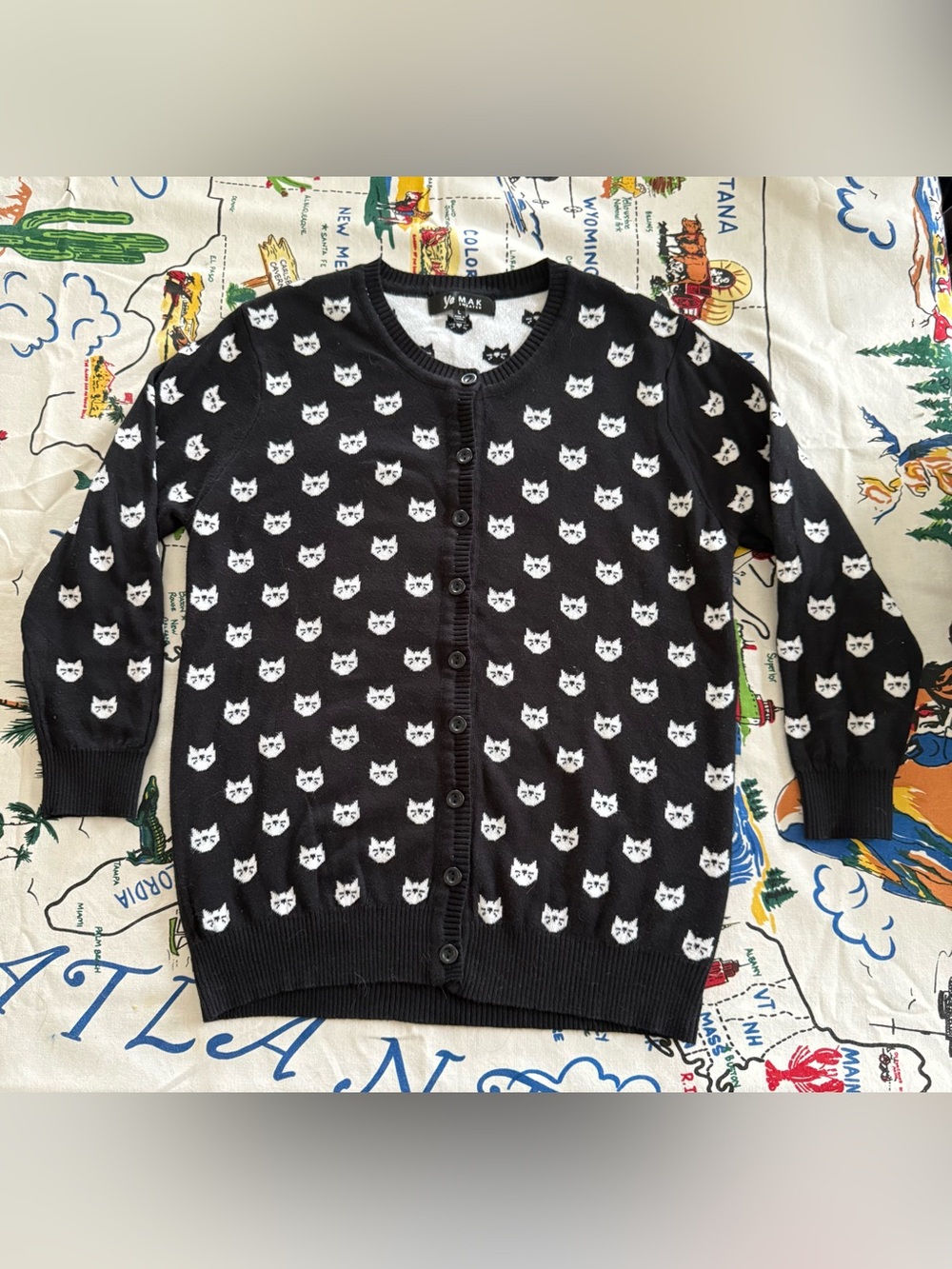 Black and White Cat Cardigan Ye Mak L